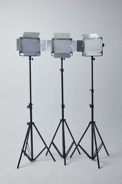 Three lights three suits